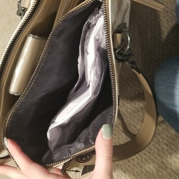 Vera Wang Satchel Purse - Picture 13 of 16